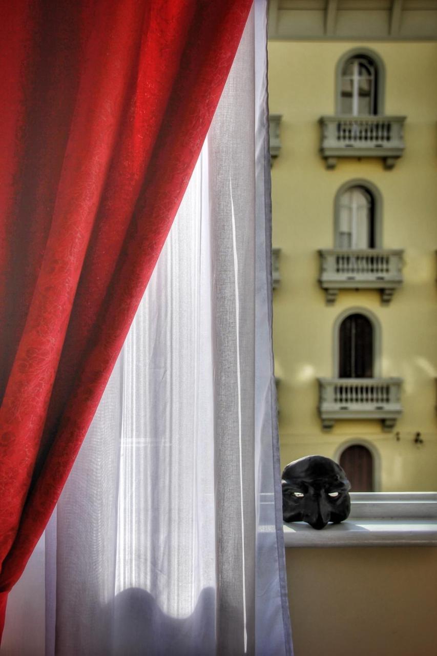 Well Come - Santa Lucia Napoli Bagian luar foto
